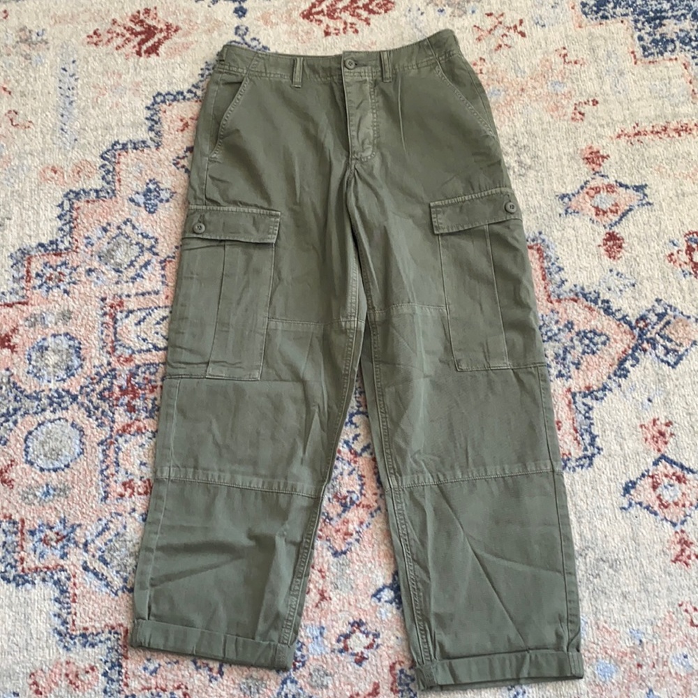 NWOT AEO Green Cargo Pants